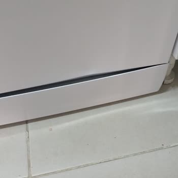 Kapak Vuruk Ve Servis Gecikmesi Nedeniyle Beko Bulaşık Makinesinin Hızlı Değişimi Talebi