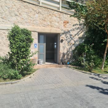 Kalkan Halk Plajı'nda WC Ücretine Ek Nakit Ödeme Şikayeti