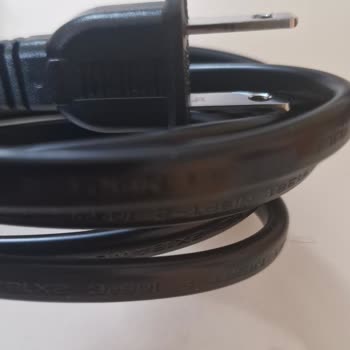 A101 Ekstra’dan Gelen PS5 Slim Kablonun Amerikan Tipi Olması Beni Mağdur Etti