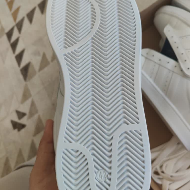 Papuc Konağından Gelen Yanlış Numara Adidas Ayakkabıda Hemen İade Ve Ücret İadesi Talebi