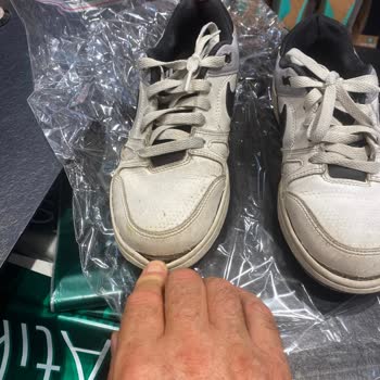 Ayakkabıların Ön Kısmı 5 Ayda Açıldı, Deichmann Kullanım Hatası İddiası