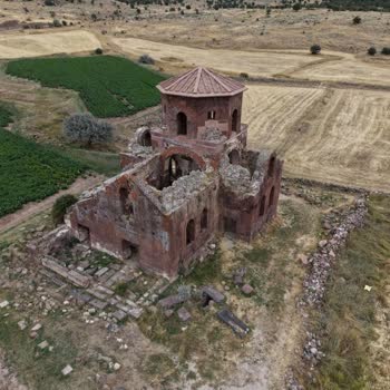 Kızıl Kilise’nin Harabe Durumu İçin Acil Restorasyon Talebi