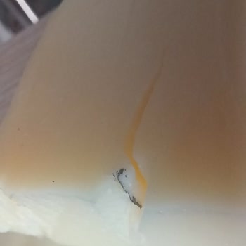Sütaş Kaşar Peynirinde Metal Parça Çıktı: Aile Sağlığı Tehlikede