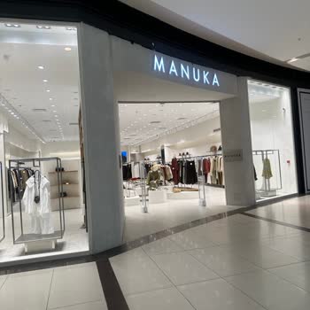 Manuka Mağazasındaki Sert Köşe Kıyafetimi Yırtarak Kullanılamaz Hale Getirdi