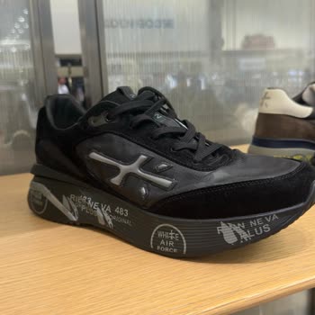 Beymen'in Siyah Sneaker Görseli Yanlış Ve Destek Cevapsız