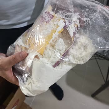 Schär Flour Arrives With Burst Packaging and Safety Concerns