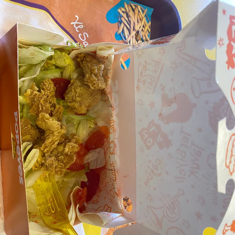 Menüdeki Görseliyle Uyuşmayan Salata Ve Para İadesi Talebi