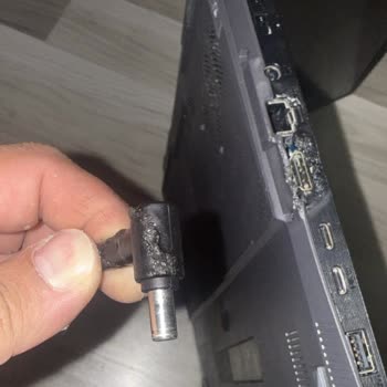 Kaçak Kablo Ve Elektrik Tesisatı Nedeniyle Evde Yangın Ve 100 Bin TL Zarar