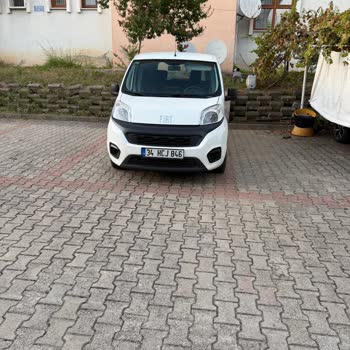 724 Rent behält 571 € Kaution trotz mangelhaftem Mietwagen ein