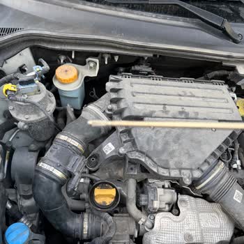 724 Rent behält 571 € Kaution trotz mangelhaftem Mietwagen ein