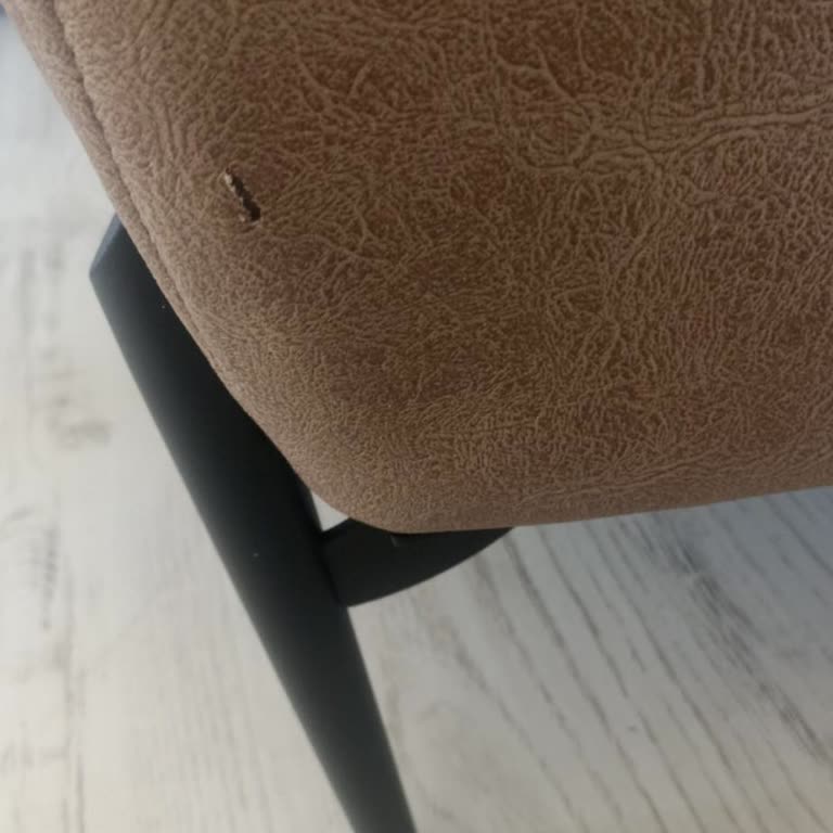 Kumaş Yırtığı Olan Tekli Koltuk İçin Değişim Talebi