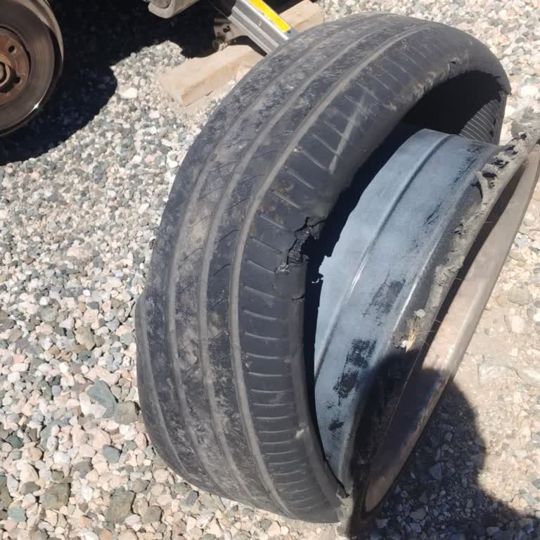 Bridgestone Turanza Lastiğinin Patlaması Hayatıma Tehdit Oluşturdu