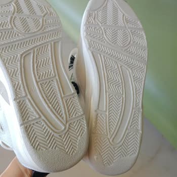 İlan Görselleriyle Uyuşmayan Nike Air Jordan 4 Ürün Üzerine İade Talebi
