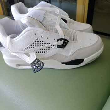 İlan Görselleriyle Uyuşmayan Nike Air Jordan 4 Ürün Üzerine İade Talebi