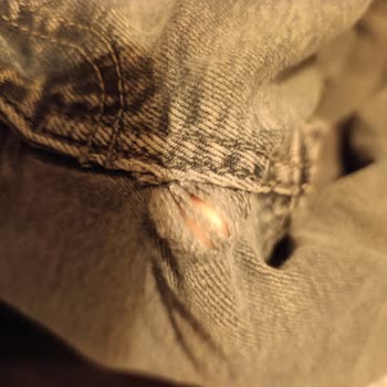 DeFacto Slim Fit Kot Pantolonunda Bacak Arası Dikiş Sorunu Ve Değişim Talebi
