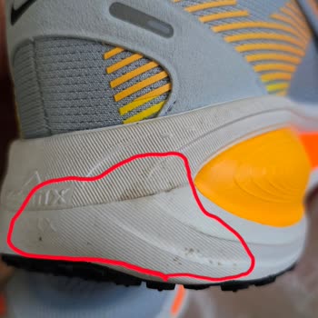 Sipariş Edilen Nike Vomero 18 Ayakkabı Sıfır Değil, Kullanılmış Gönderildi, Değişim Ve İade Talebi