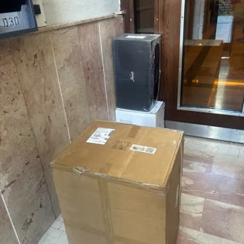 Kargo Teslim Edilmedi Ve Kırılabilir Çeyiz Ürünleri Apartman Girişine Bırakıldı