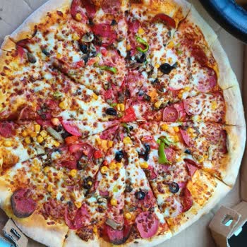 Sarımsaklı Kenar Olmadan Ve Çiğ Hamurlu Pizza İçin Ücret İadesi Talebi