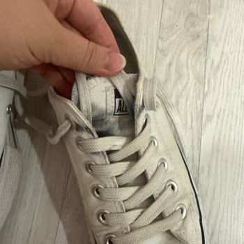 Converse Bağcıkta Kendiliğinden Kararma