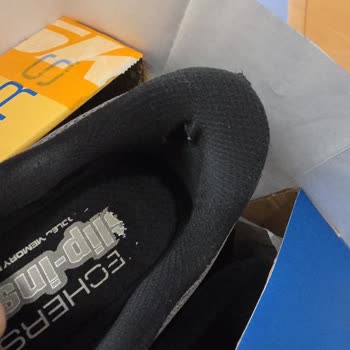 Skechers Slip-ins Ayakkabısında Erken Yırtılma Ve Lastik Gevşemesi Üzerine İade Talebi