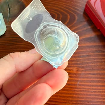 Acuvue Oasys Lenses Tear From the First Use