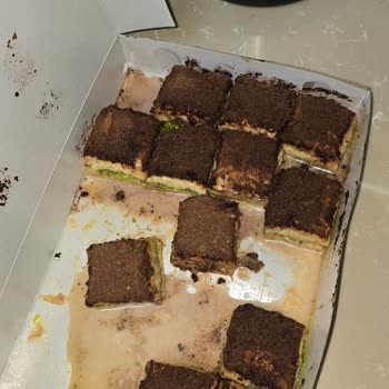 Karagöz Baklavaları Fıstık Sadece Koklatılmış