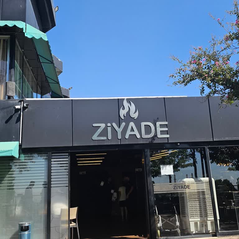 Ziyade Et Lokantası (Batman) Mescidin, Tuvaletin İçinde Küçük Bir Alana Sıkıştırılmış Olması