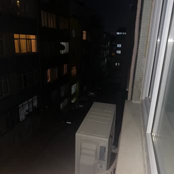 Kıvrım Sokak Lambaları Çözülmemiş Işık Kesintisi Güvenliğimizi Tehdit Ediyor