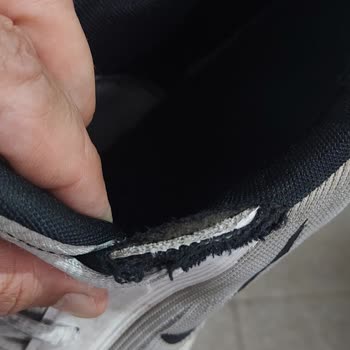 Nike Ayakkabısının Kısa Sürede Taban Açılması Ve Değişim Talebi