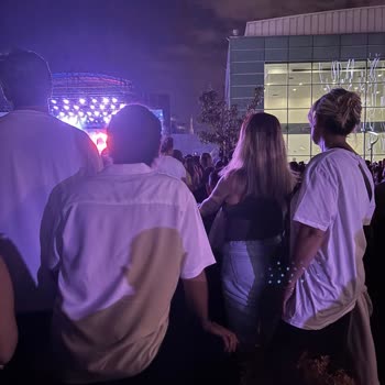 Aşırı İzdiham Ve Yetersiz Güvenlik Nedeniyle Konser Deneyimi Bozuldu