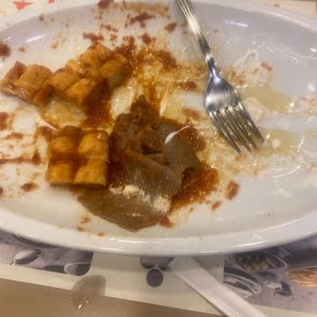 Geç Gelen, Kötü Kokulu İskender Ve İlgisiz Personel