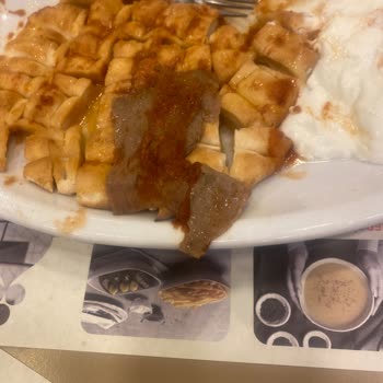 Geç Gelen, Kötü Kokulu İskender Ve İlgisiz Personel