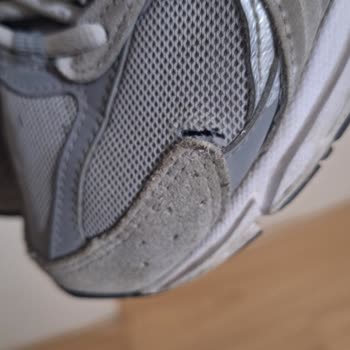 New Balance 530 Modelinde Kısa Sürede Yırtılma Ve Mağazanın İlgisiz Tutumu