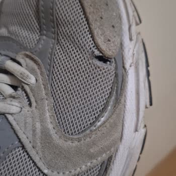New Balance 530 Modelinde Kısa Sürede Yırtılma Ve Mağazanın İlgisiz Tutumu