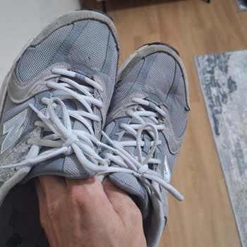 New Balance 530 Modelinde Kısa Sürede Yırtılma Ve Mağazanın İlgisiz Tutumu