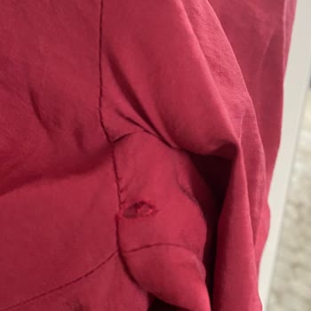 Alvina Ceketi İki Kullanımda Yırtıldı, Yardım Bekliyorum