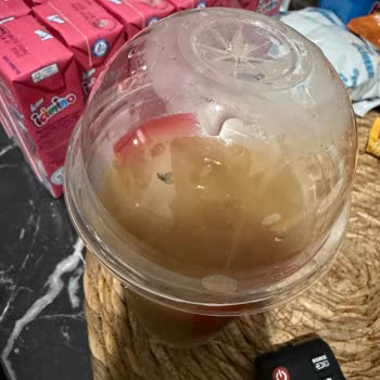 McDonald's Çapa Şubesinde Sütlü Kahvede Sinek