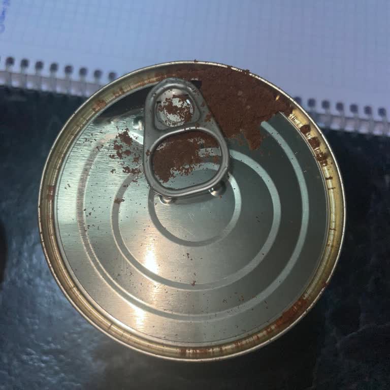 Geçmiş Son Kullanma Tarihli Ve Açık Kapaklı Ürün Satışı