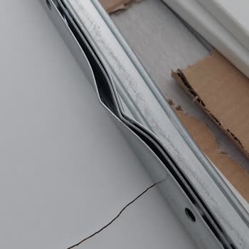 İKEA Hemnes Divan Yatakta Tekrarlayan Kırık Parça Ve Yetersiz Müşteri Hizmeti