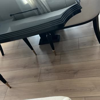 Stokta Aldığım Monaco Mobilyasında Leke Tutması Ve Sallanan Ayaklar İçin Değişim İstiyorum