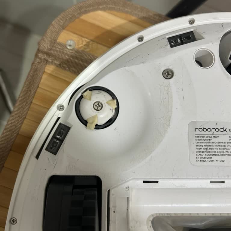 Roborock Q Revo Max V Fırçalarının Çabuk Kırılması Ve Bezdeki Tüy Dökme Problemi