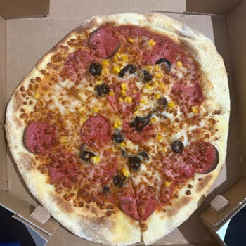 Domino's Pizza Geciken Teslimat, Kalitesiz Pizza Ve Sarımsaklı Ekmek Ve Cevapsız İletişim
