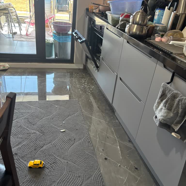 Beko Ankastre Fırın Camı Kendi Kendine Patladı, Ücretsiz Değişim Talebi Reddedildi