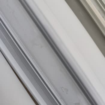Aras Kuru Temizleme'de Stor Perde Temizlenmemiş Ve Mekanizması Bozuk