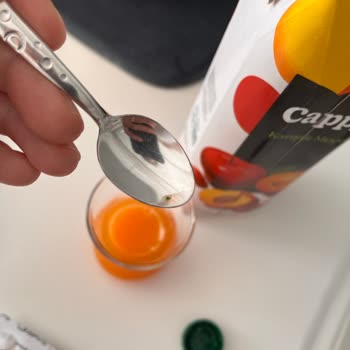 Kapak Kırılarak Plastik Parçacıklar Meyve Suyuna Karıştı Gıda Güvenliği Endişesi