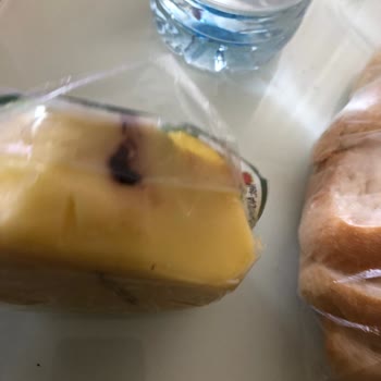 Kervan Piknik Kaşar Peynirinde Hijyenik Olmayan Siyah Yabancı Madde