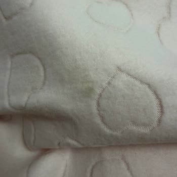 Leke İçeren Bebek Battaniyesi Ve Saygısız Müşteri Temsilcisi