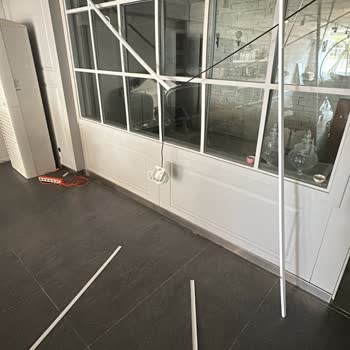 Mersin Erdemli'de Kablo Kanalları Düşüyor, Monitör Arızalı Ve Hiç Cevap Yok