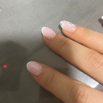 Ece Çetin Nail Studio (Bursa) İşlemin Kalitesinden Ciddi Anlamda Hayal Kırıklığı Yaşadım