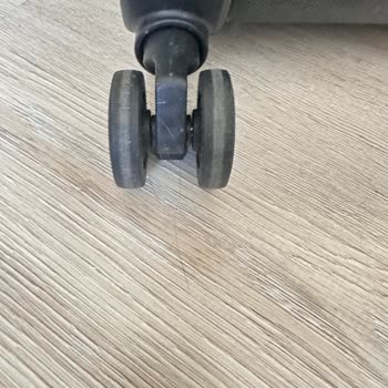 Kirli Tekerlekli Bavul Ve Müşteri Hizmetlerine Ulaşılamaması